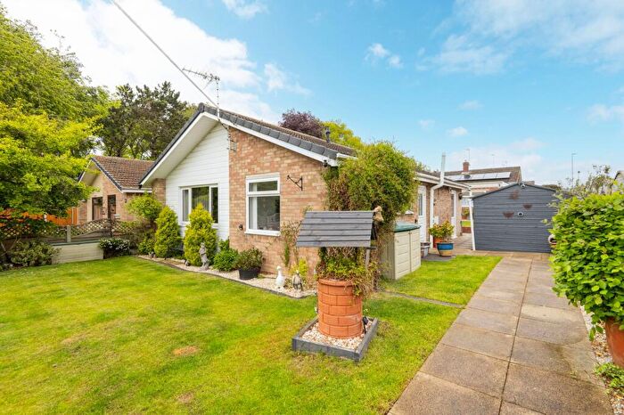 3 Bedroom Detached Bungalow For Sale In Chiltern Crescent, Oulton, NR32
