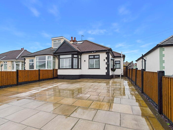 2 Bedroom Semi-Detached Bungalow For Sale In Moss Lane, Maghull, L31