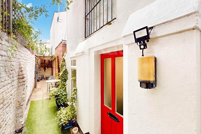 3 Bedroom House To Rent In Hermit Place, West Hampstead, NW6