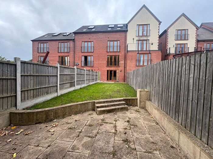 5 Bedroom House To Rent In Grimesthorpe Road, Sheffield, S4