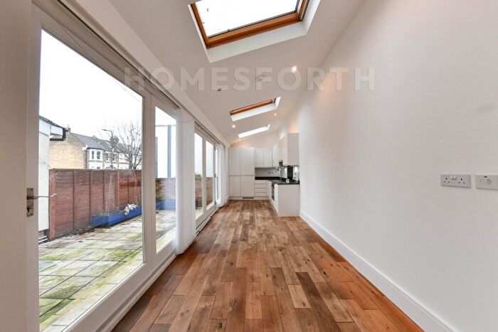 2 Bedroom Flat To Rent In Brondesbury Road, Queen`s Park, NW6