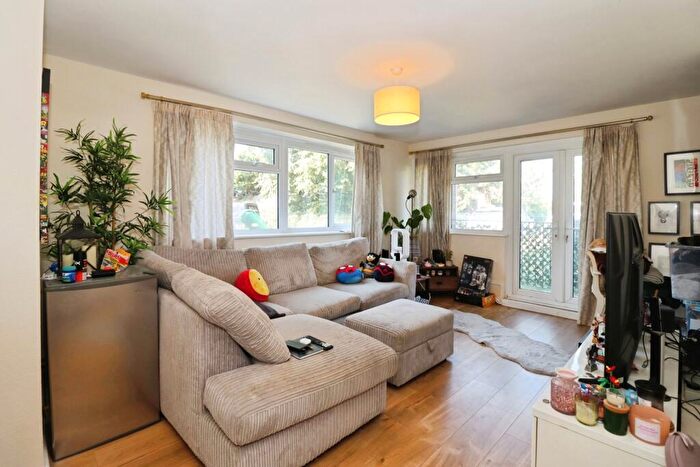 2 Bedroom Flat For Sale In Henbury Court, Henbury, Bristol, Somerset, BS10