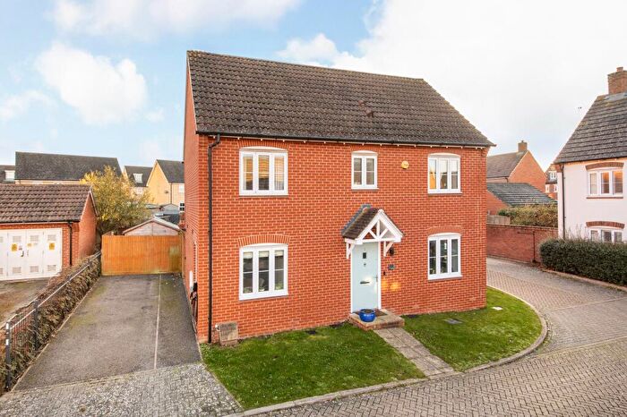 3 Bedroom Detached House For Sale In Swan Mews, Didcot, OX11