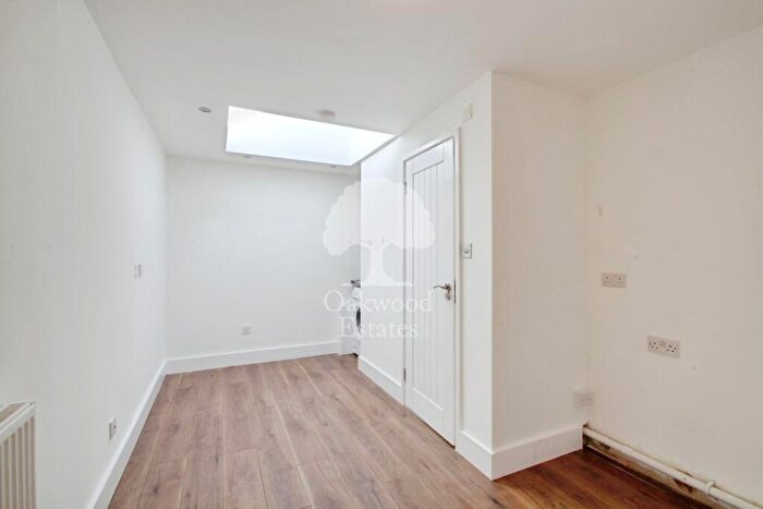Studio To Rent In Albany Road, Old Windsor, SL4