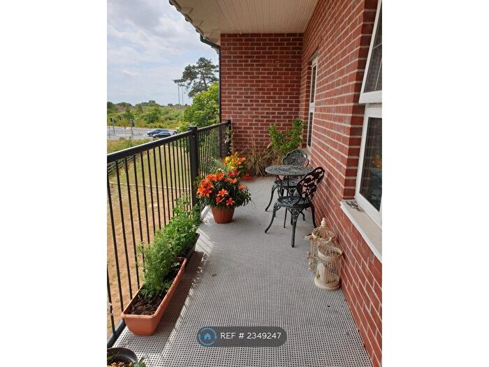 2 Bedroom Flat To Rent In Fox Way, Colchester, CO4