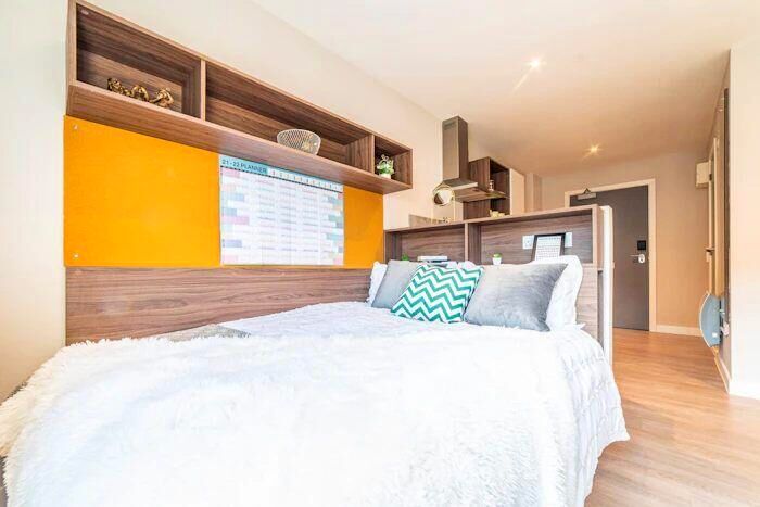 1 Bedroom Private Halls To Rent In Calton Road, EH8