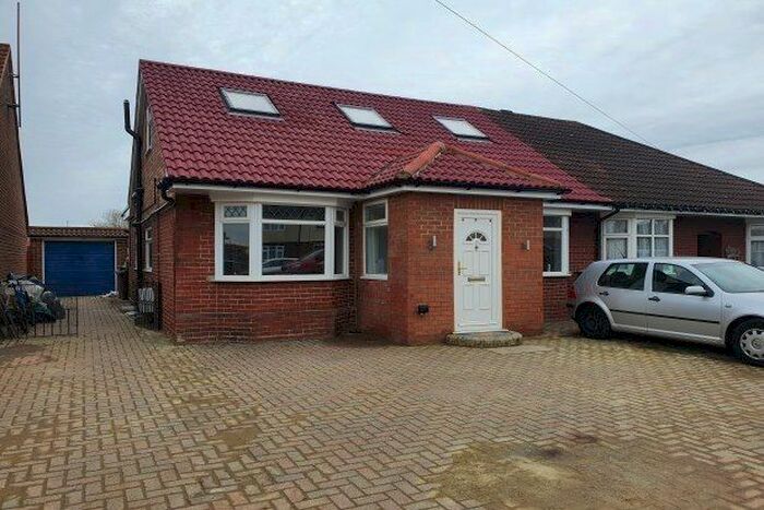 4 Bedroom Bungalow To Rent In Beaver Lane, Ashford, TN23