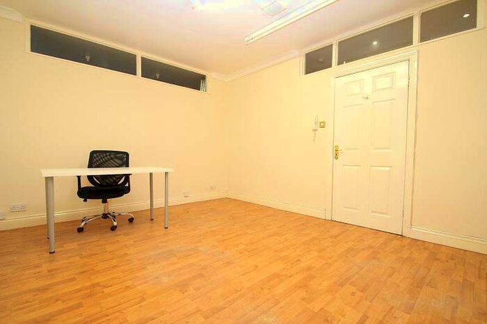 House To Rent In Suttons Lane, Hornchurch, RM12