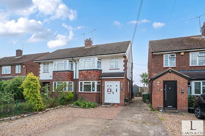 3 Bedroom Semi-Detached House For Sale In Iverdale Close, Iver, SL0