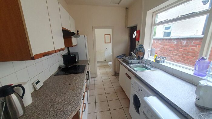 2 Bedroom End Of Terrace House For Sale In Humber Avenue, Coventry, West Midlands, CV1