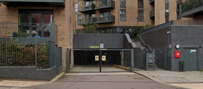 Garage / Parking To Rent In Lyon Road, Harrow, HA1