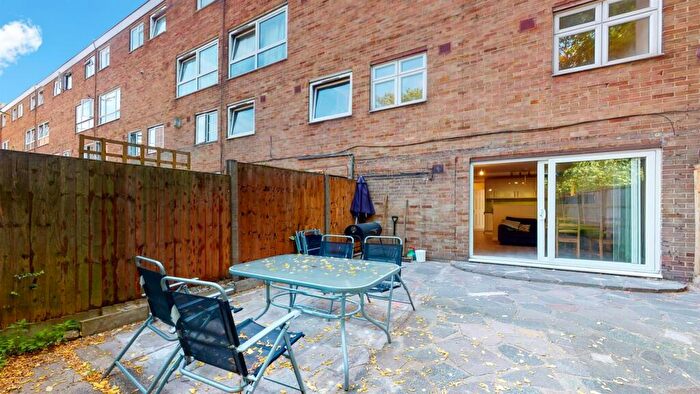 4 Bedroom Apartment To Rent In Portia Way, Mile End, E3