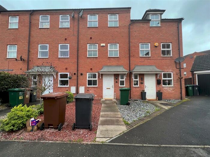 4 Bedroom Terraced House To Rent In Sherbourne Drive, Hilton, Derby, DE65