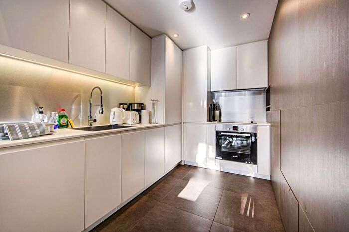 2 Bedroom Flat To Rent In Bramham Gardens, Earls Court, London, SW5