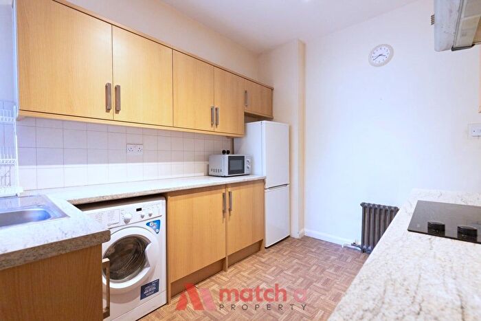 3 Bedroom Flat To Rent In Haven Green Court, Haven Green, London, W5