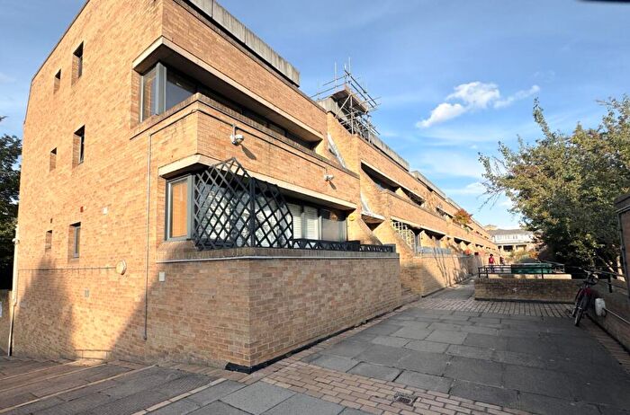 2 Bedroom Flat To Rent In Manor Place, Cambridge, CB1