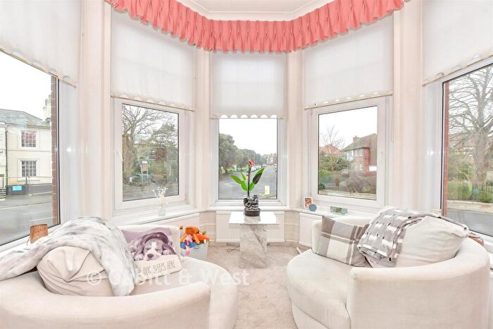 4 Bedroom Apartment For Sale In Festing Road, Southsea, Hampshire, PO4