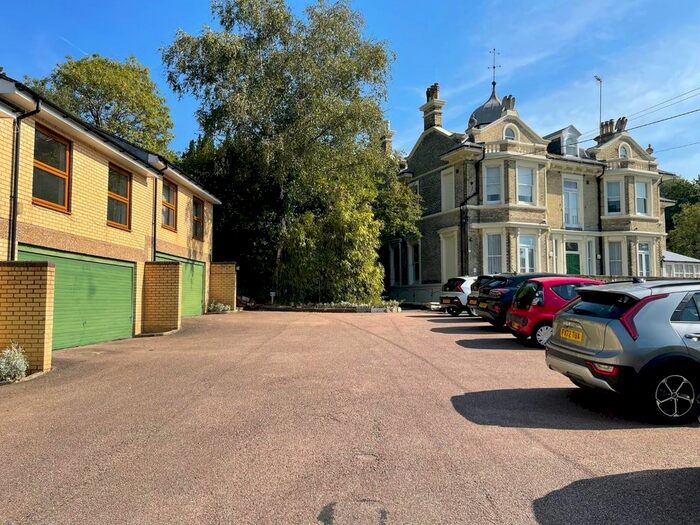 1 Bedroom Property To Rent In Summer Hill, Chislehurst, BR7