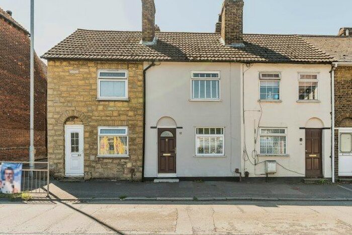 2 Bedroom Terraced House To Rent In London Road, Sittingbourne, ME10