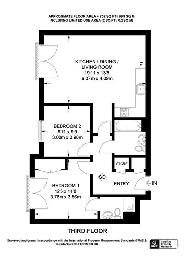 2 Bedroom Flat For Sale In Damask Court, Cleeve Way, Sutton, Surrey, SM1