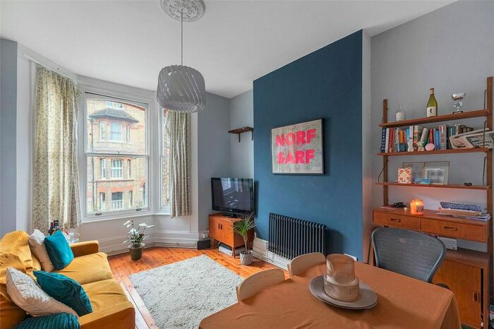 1 Bedroom Flat To Rent In Woodland Road, Crystal Palace, London, SE19