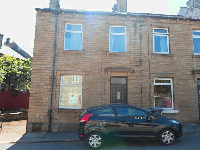 3 Bedroom End Of Terrace House To Rent In Birkby Lodge Road, Huddersfield, HD2