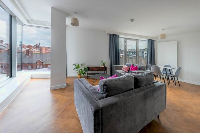 2 Bedroom Flat To Rent In Broadside, Oldham Road, New Cross, M4