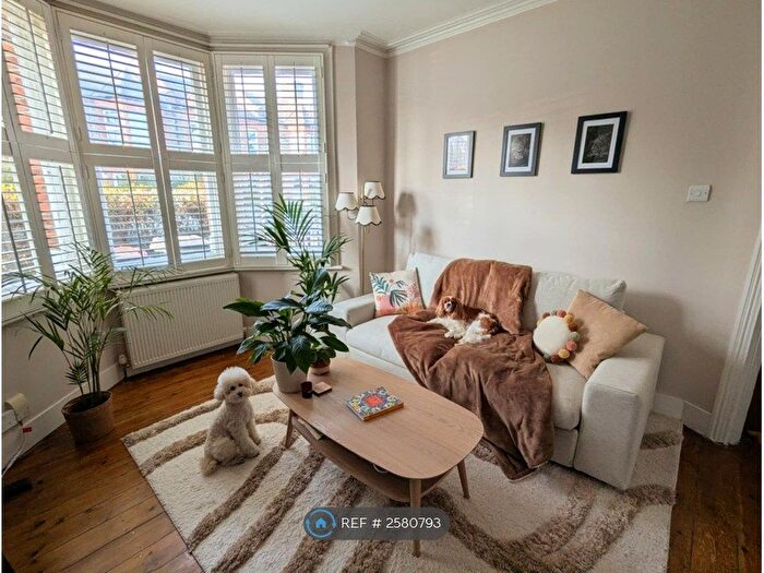 1 Bedroom Flat To Rent In Cornwallis Road, London, E17