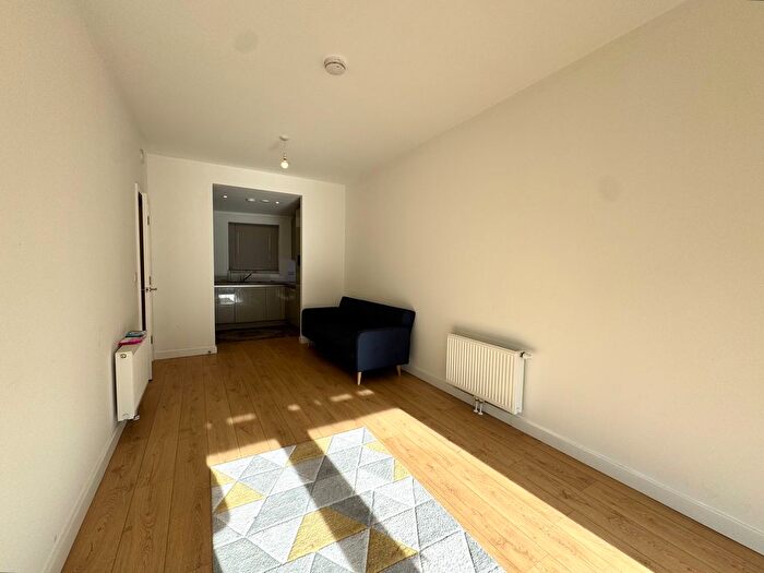 1 Bedroom Flat To Rent In Ketch Street, Barking, IG11