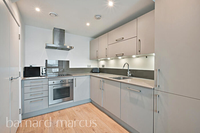 2 Bedroom Flat To Rent In Verney Road, London, SE16