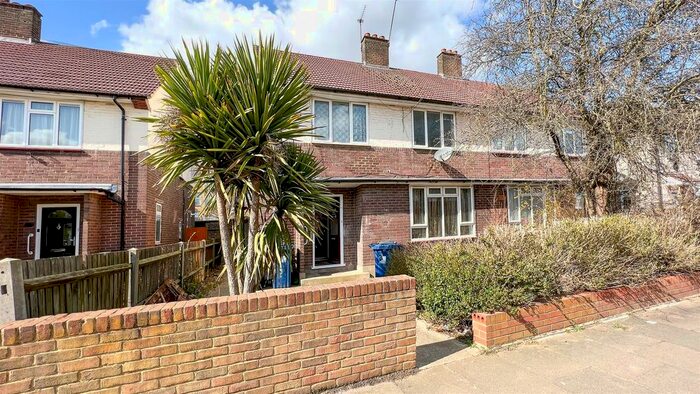 2 Bedroom Maisonette To Rent In Shadwell Drive, Northolt, UB5