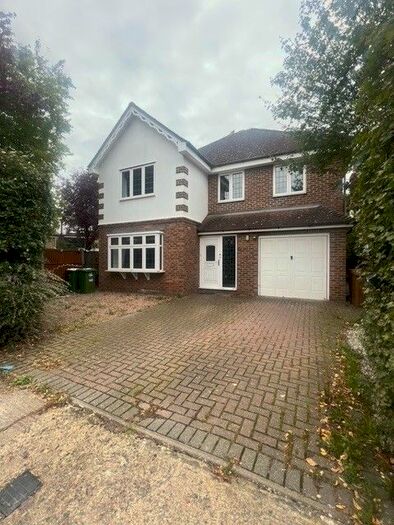 4 Bedroom Detached House To Rent In Carlton Road, Sidcup, Kent, DA14