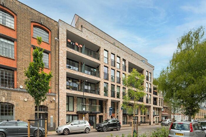 2 Bedroom Flat To Rent In Blue Anchor Lane, Bermondsey, London, SE16