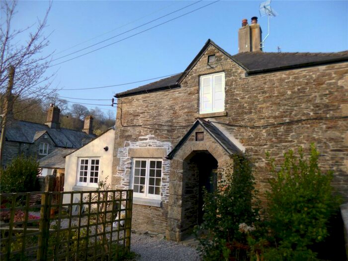 2 Bedroom End Of Terrace House To Rent In Tavistock, Devon, PL19