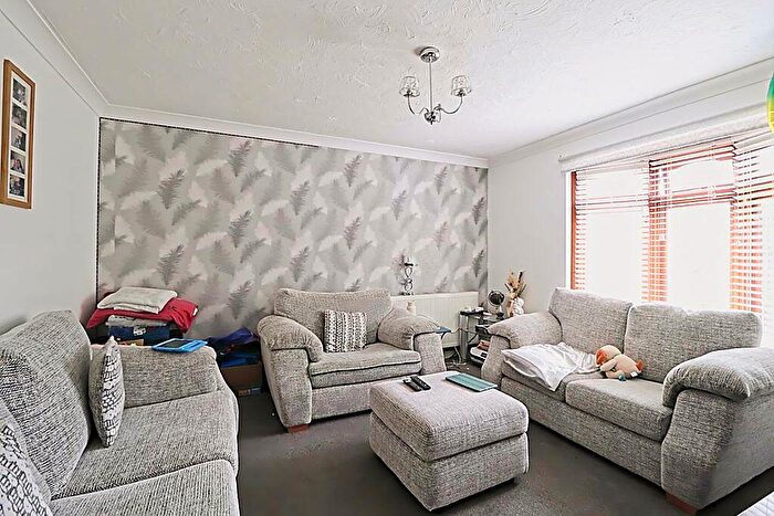 2 Bedroom Terraced House For Sale In Parkside, Basildon, SS13