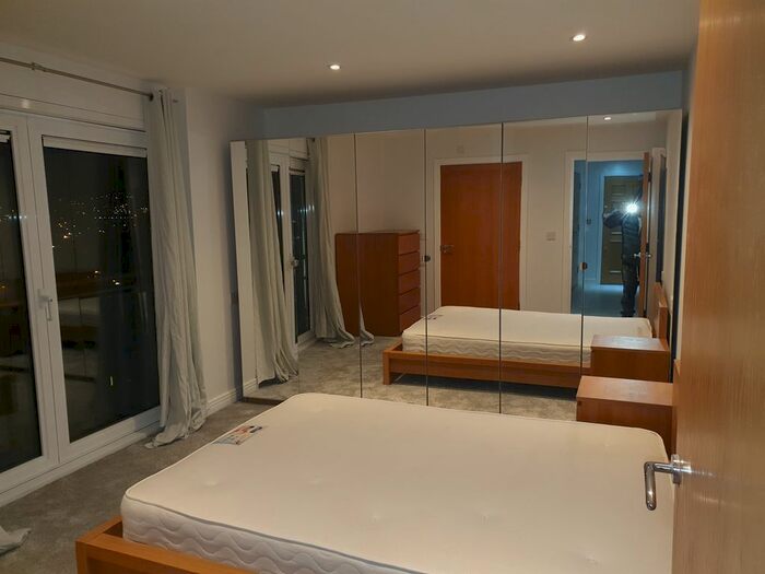 3 Bedroom Flat To Rent In Erebus Drive, Woolwich, SE28