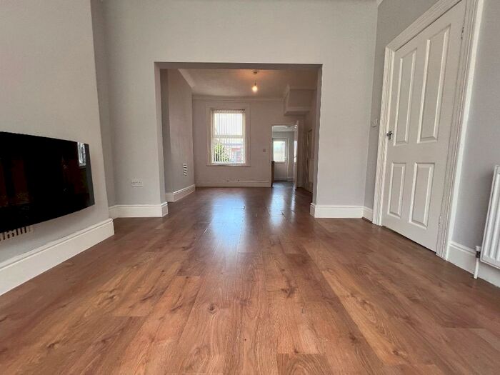 3 Bedroom Terraced House To Rent In Chanterlands Avenue, Hull, East Yorkshire, HU5