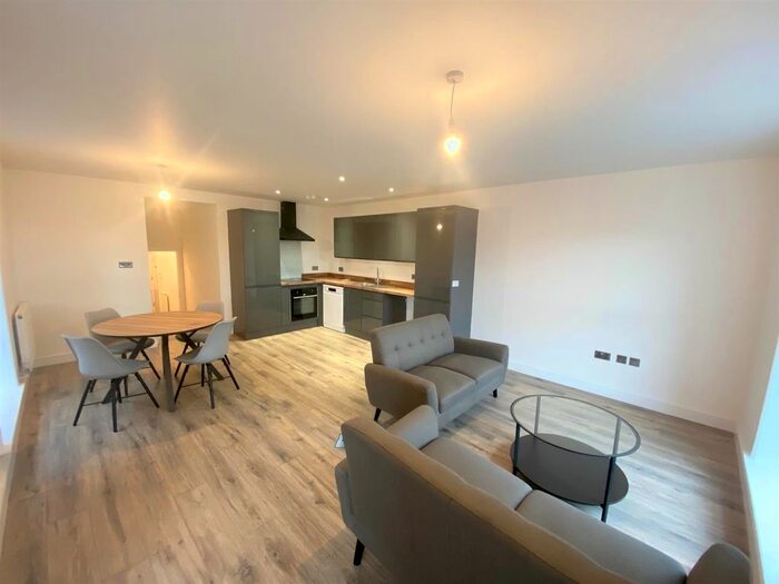 2 Bedroom Flat To Rent In Park Terrace, Liverpool, Merseyside, L22