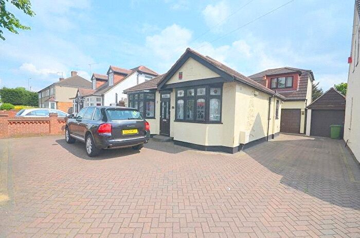 5 Bedroom Bungalow To Rent In Ardleigh Green Road, Hornchurch, Essex, RM11
