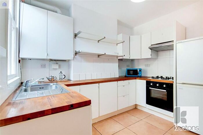 2 Bedroom House To Rent In Worland Road, Stratford, London, E15