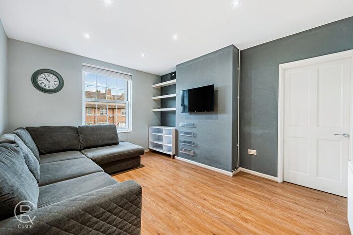 1 Bedroom Flat For Sale In Hillyard Road, London, W7