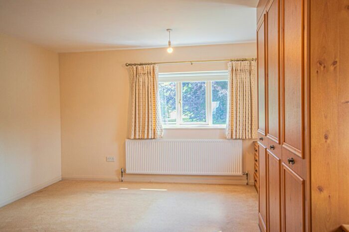5 Bedroom Detached House To Rent In Wakefield Road, Grange Moor, Wakefield, WF4