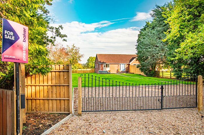 3 Bedroom Semi-detached Bungalow For Sale In Nanny Goat Lane, Garforth, West Yorkshire, LS25