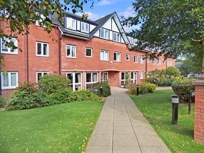 Houses for sale in ThorntonleMoors, CH2, Cheshire West and Chester