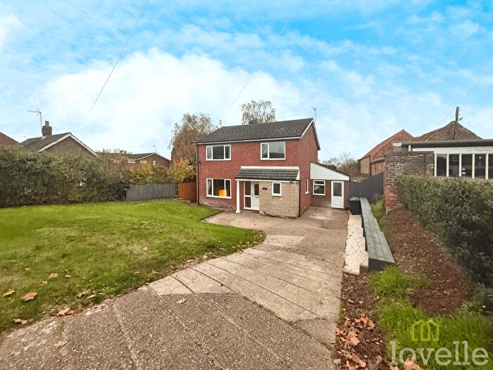 4 Bedroom Detached House For Sale In Laughton Road, Blyton, DN21