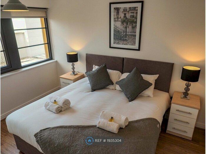 2 Bedroom Flat To Rent In Kestrel Road, Farnborough, GU14