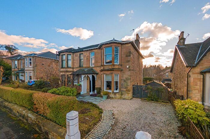 4 Bedroom Semi Detached House For Sale In Old Castle Road, Cathcart, Glasgow, G44