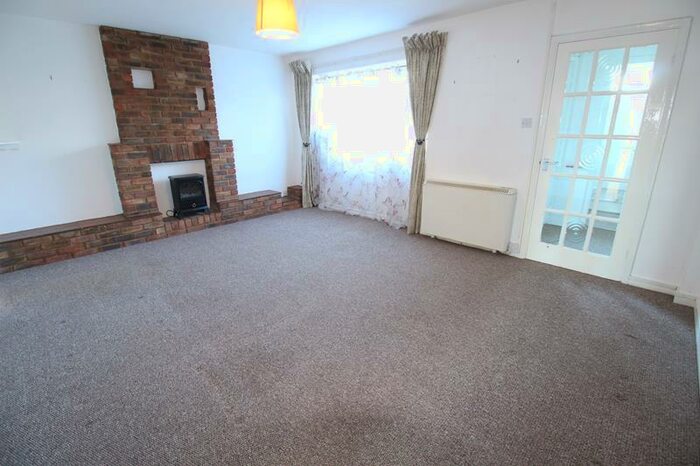 3 Bedroom Terraced House To Rent In Hampton Close, Wilstead, Beds, MK45