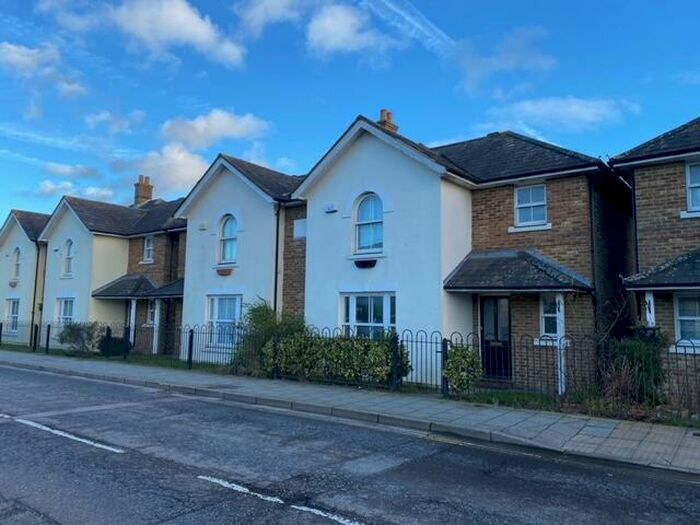 4 Bedroom House To Rent In Station Road West, Canterbury, CT2