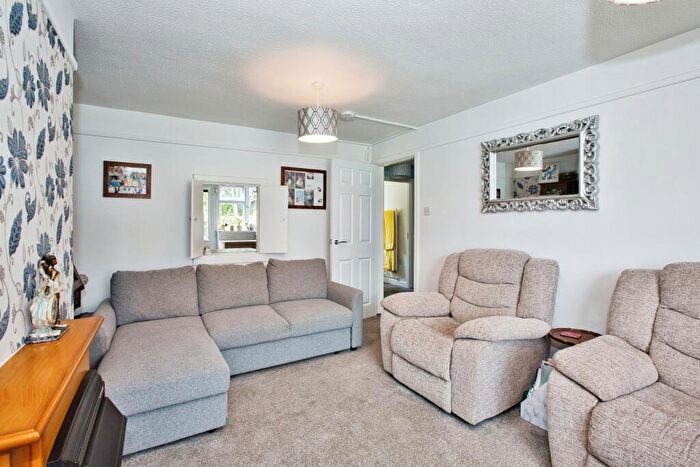 2 Bedroom Flat For Sale In Taranto Hill, Ilchester, Somerset, BA22